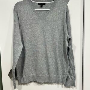 Banana Republic Heather Gray Knit Sweater. 60%cotton, 40%polyester